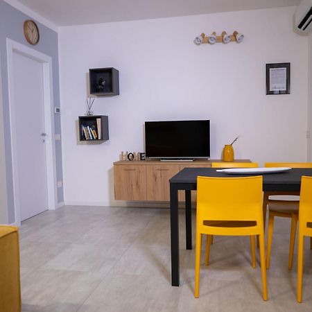 La Casa Sul Naviglio Di Debora Apartment Milan Bagian luar foto